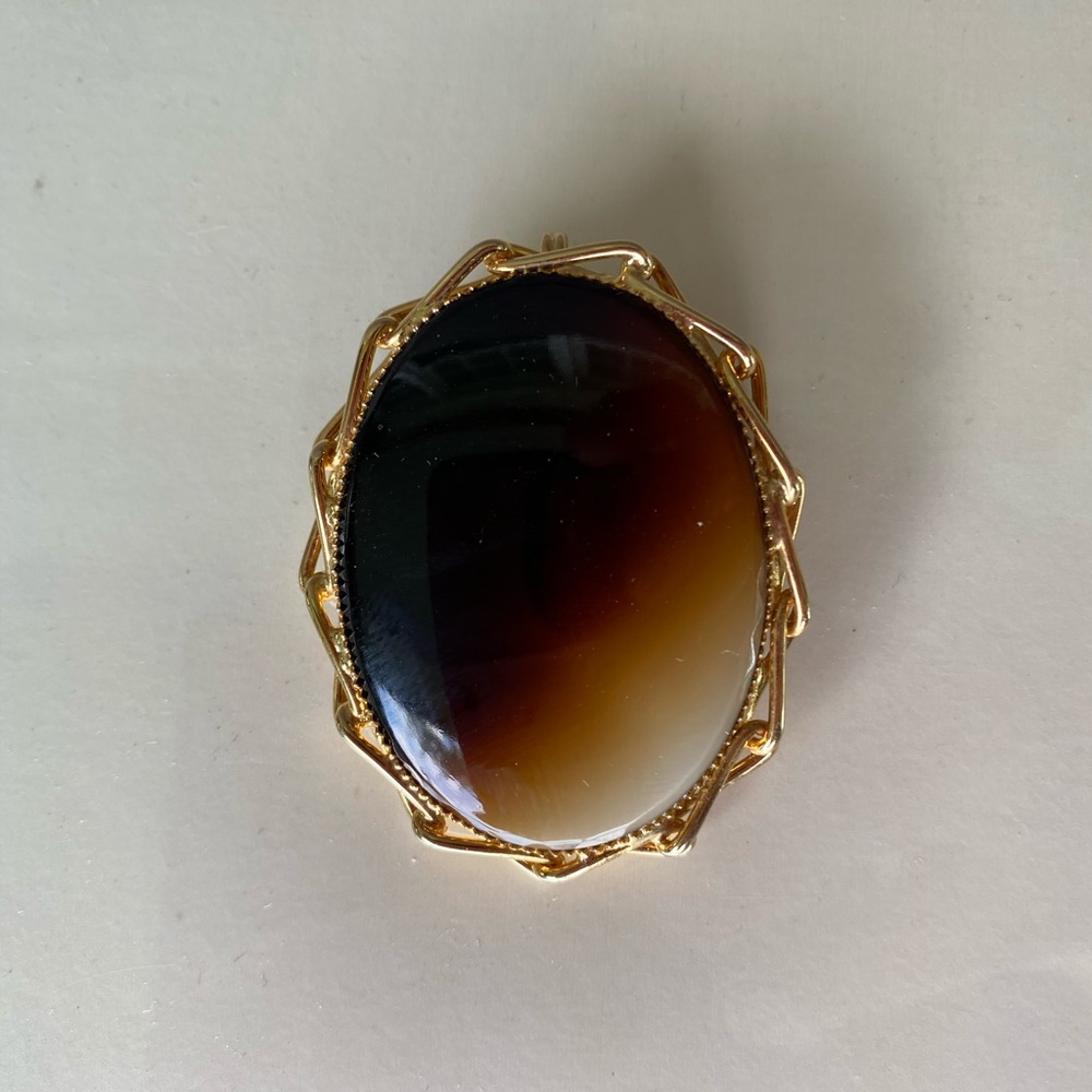 Vintage pin/pendant
